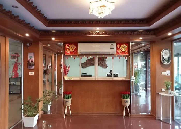Kc Place Srinakarin Hotel