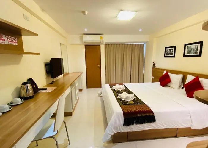 Kc Place Srinakarin Hotel 3*