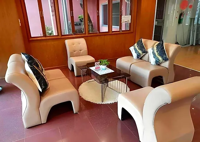 Kc Place Srinakarin Hotel