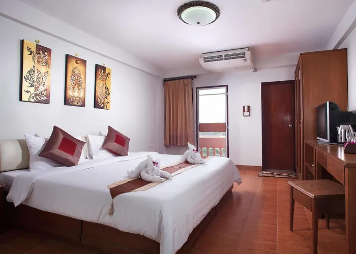 Kc Place Srinakarin Hotel 3*
